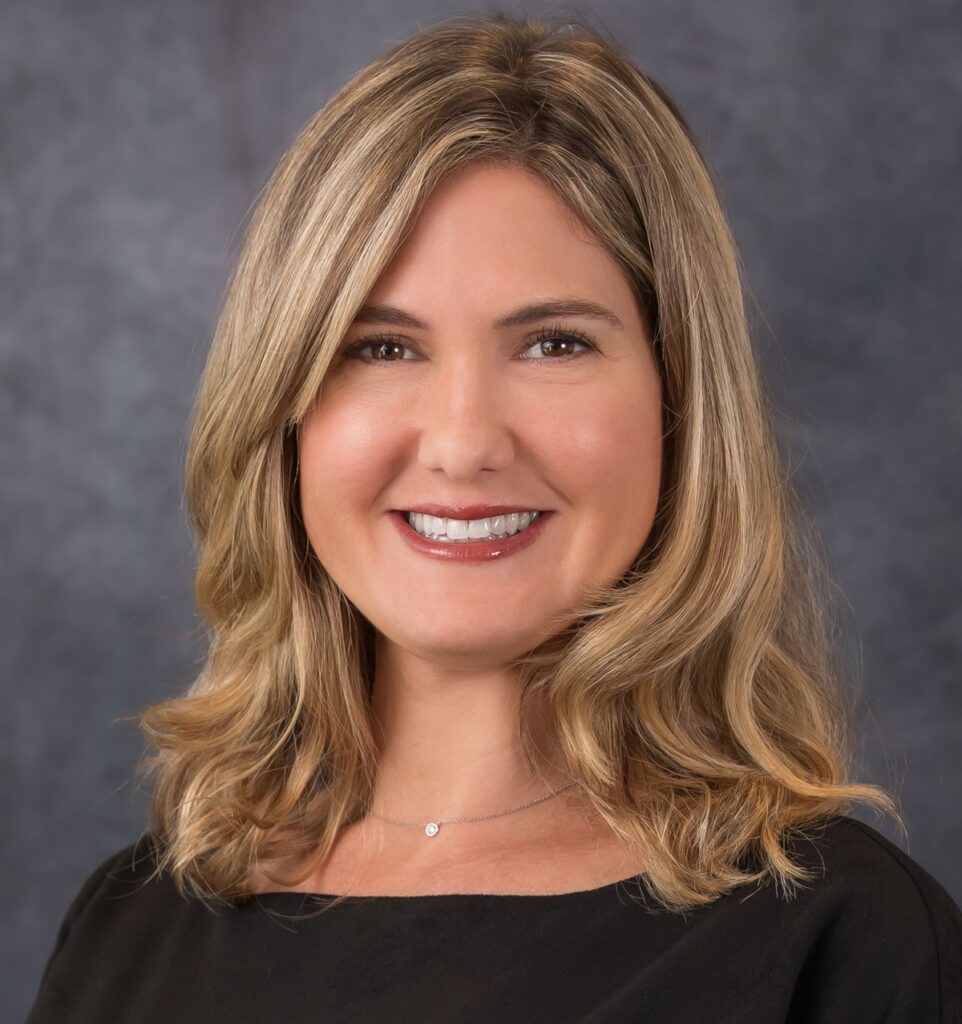 headshot of Elisabeth Anderson, Paragon Bank's SVP, Atlanta Private Banking Director